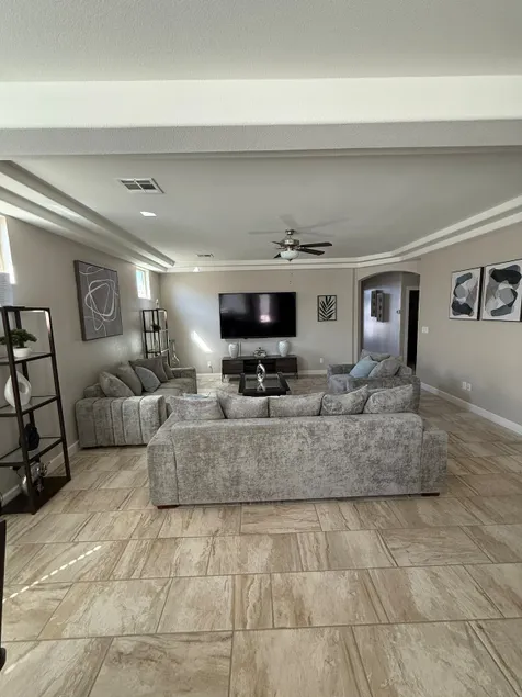 Charming Westside Location - Image 1