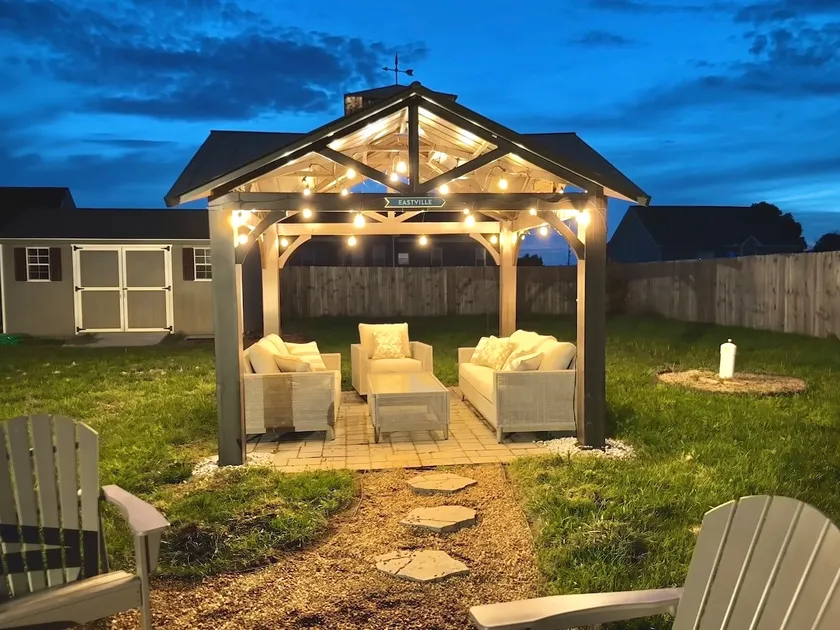 Cozy Coastal Retreat Near Beach/ Bay & Trails - Image 1