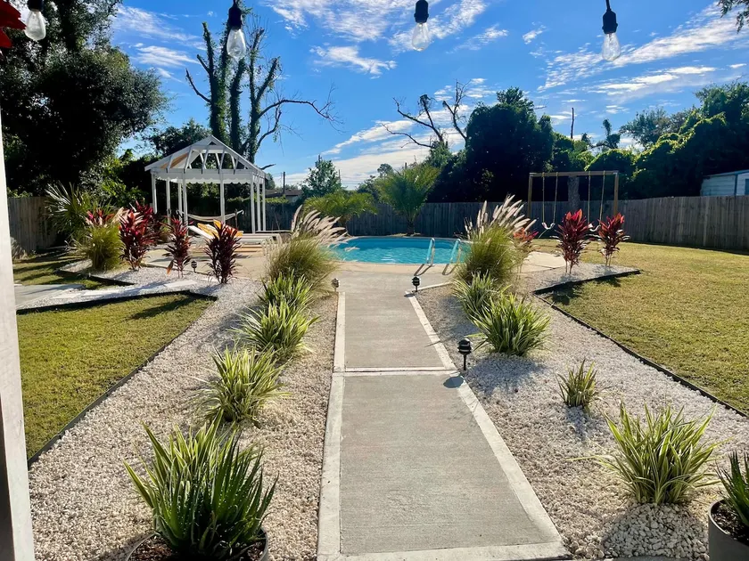 Amazing BayBungalow Private Pool - Image 1