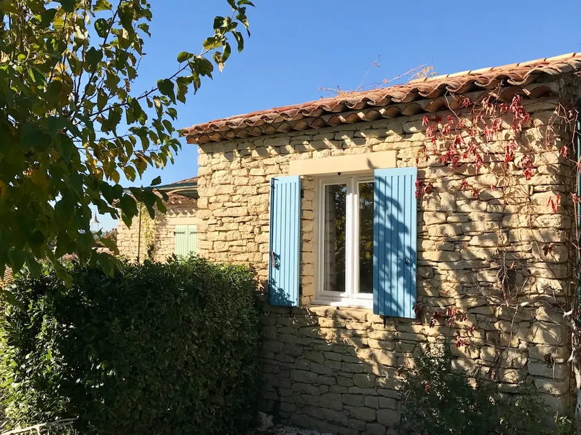 Accogliente villa situata a pochi minuti a piedi dal bellissimo villaggio di Gordes - Image 1