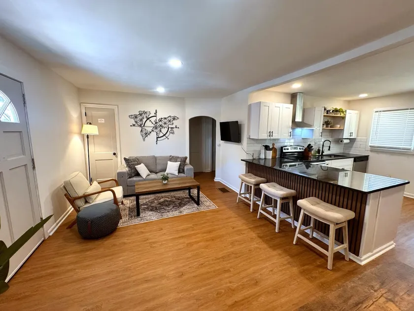 Cozy & Stylish Getaway near ATL - Image 1