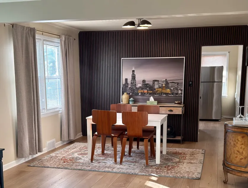 Private Jefferson Park Home - Image 1