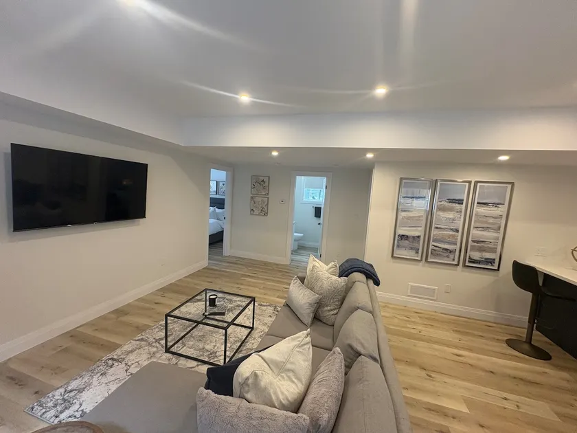 Upscale 2 bedroom hidden gem - Image 1