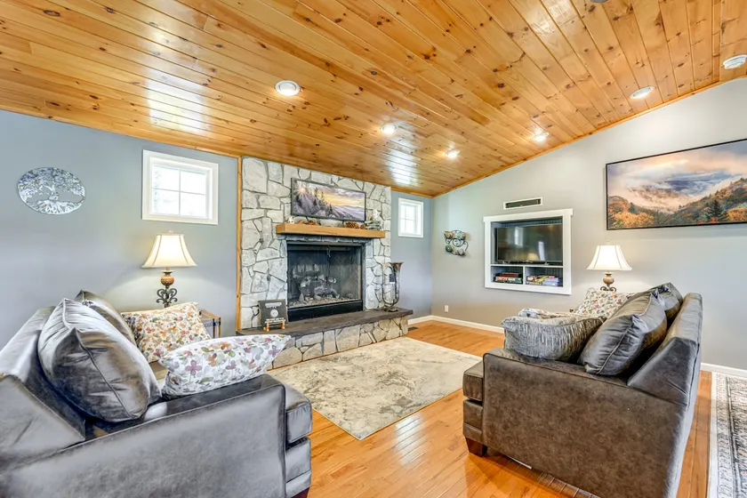 Lakefront Cabin Retreat w/ Dock in Robbinsville! - Image 1