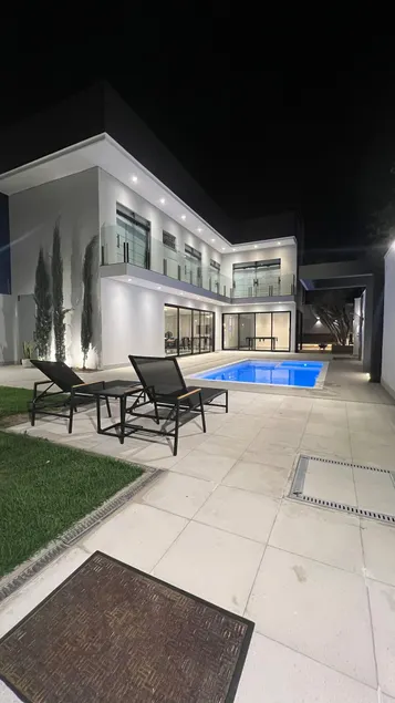 4-Bedroom House: With Full and Twin Beds - Image 1