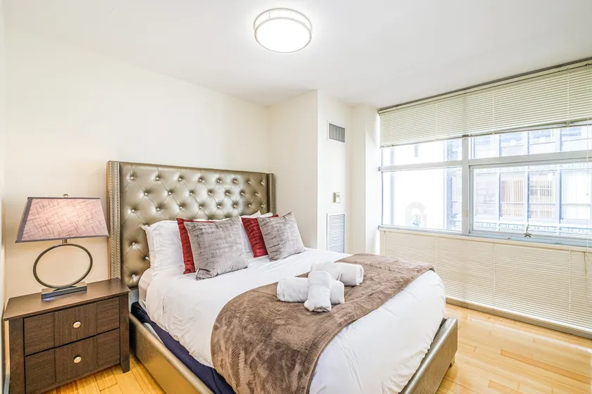 2BR in Theatre District 1782 - Image 1