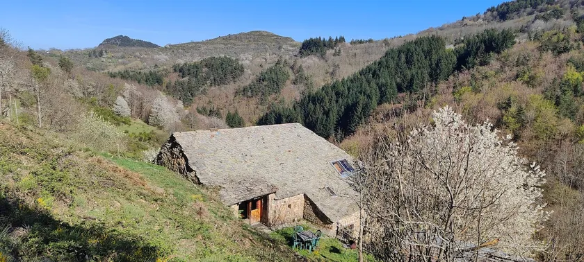 Private estate, 161 acres • 14 people • Surrounded by nature - Image 1