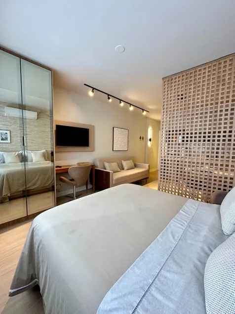 Civic Center |Studio with Air Conditioning and Pool - Image 1