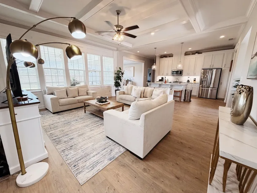 10 min to Wild Adventures | 4BR Family Home - Image 1
