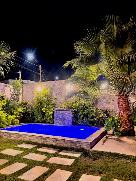 Modern house with pool, large garden and grill - Image 1