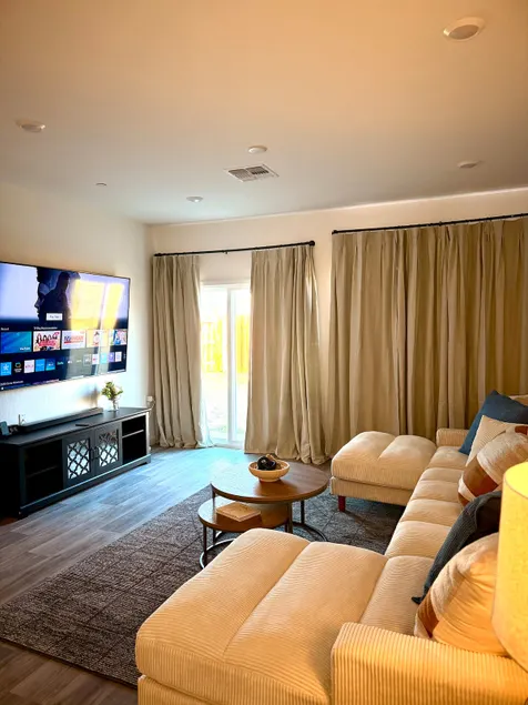Cozy 2BD/2BA Luxury Oasis in Southwest Bakersfield - Image 1