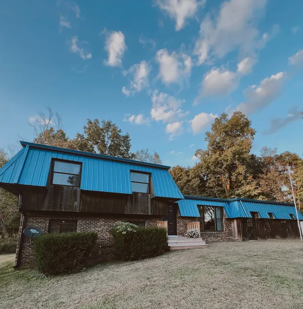 Blue Sky Retreat - Image 1