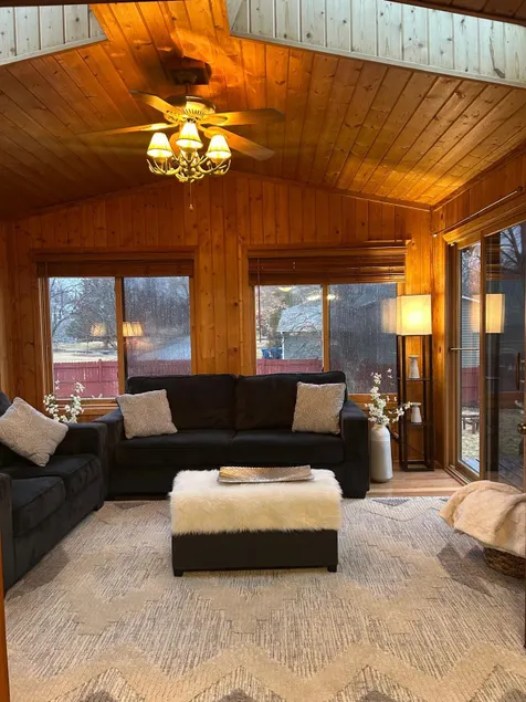 Rehoboth Eagen 1-Cozy up! - Image 1