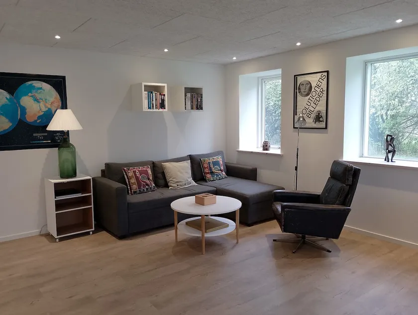 One room apartment in the countryside - Image 1