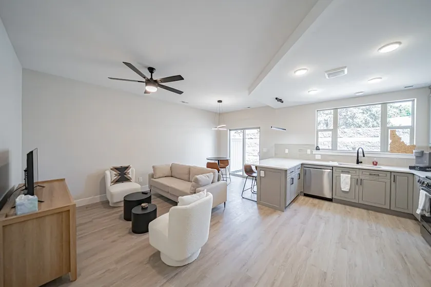 Easy Stay Townhome - Image 1