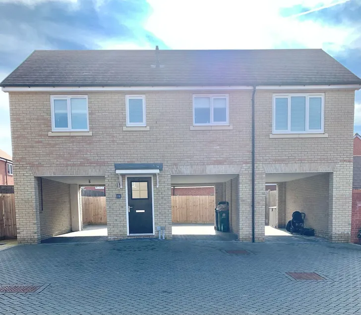 Detached First Floor Apartment - close to Station - Image 1