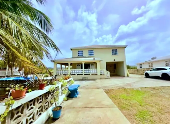 Spacious house on beautiful East coast near Bay. - Image 1