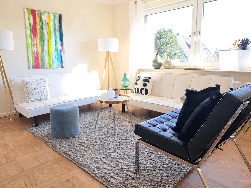 Beautiful old building apartment in central downtown location - Image 1