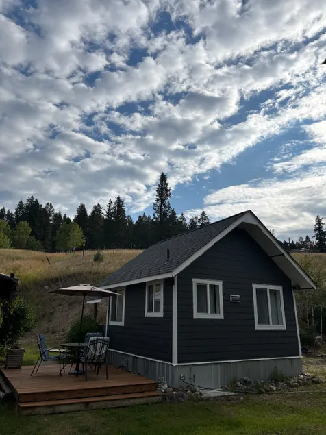 Cozy Cariboo Cabin - Image 1