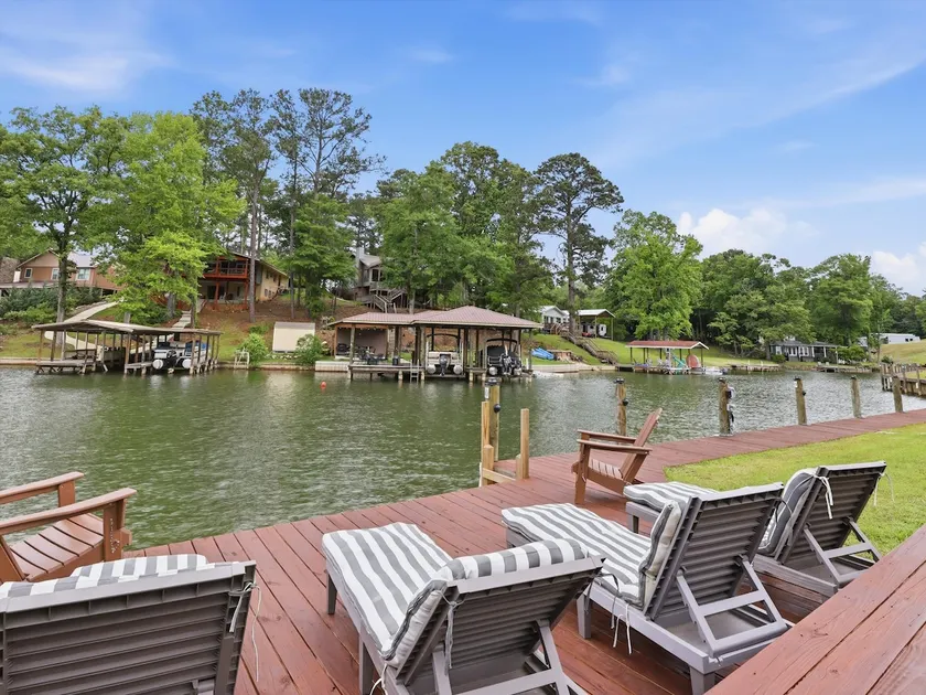 Lake Villa 10 |Dock w/Boat parking, Sleeps 20 - Image 1