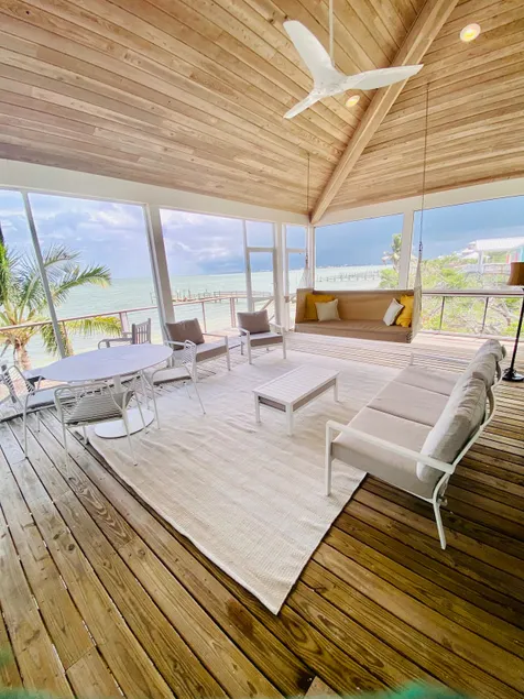 Pearl of the Island for 2 - Image 1
