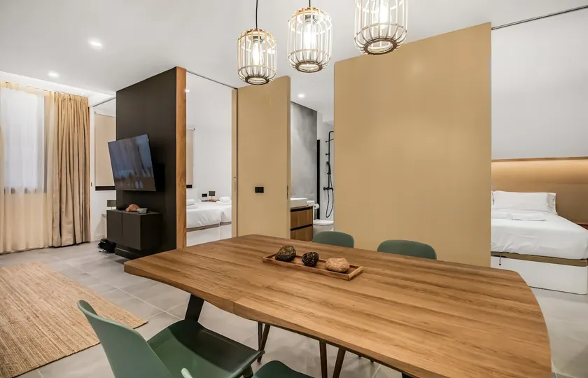 Las Palmas Beach House Retreat - Image 1