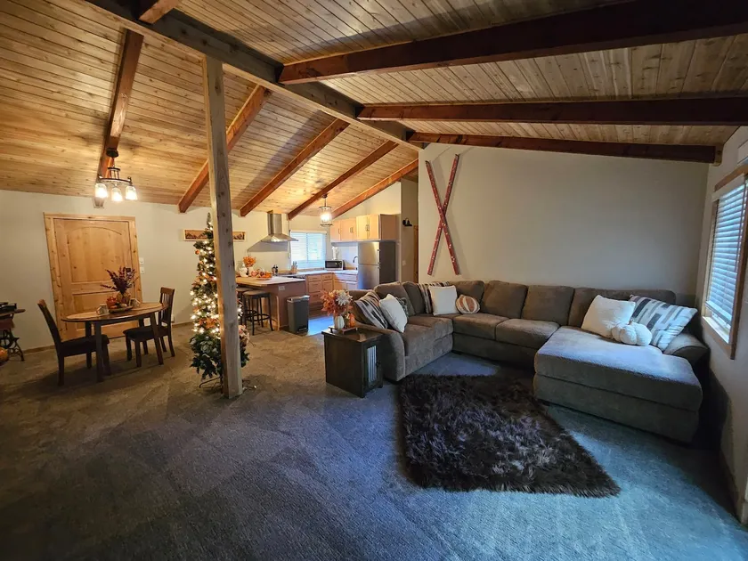 Hidden Hideaway Cabin - Image 1