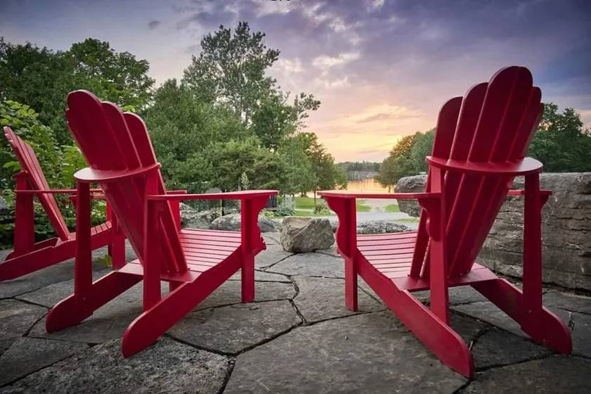 Waterways Resort 'Hudson Lodge' Family Getaway - Image 1