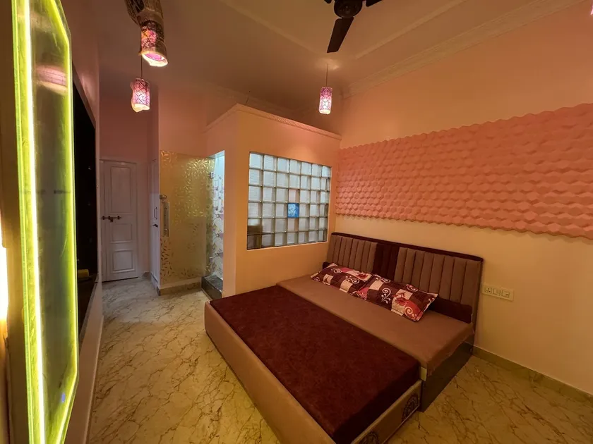 Pink 1Bedroom,1Bathroom, for 2 guest - Image 1