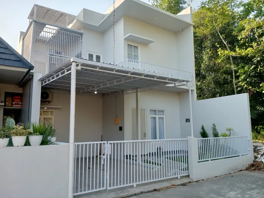 Griya Carani Guest House (3KT all AC&TV,3KM,WiFi) - Image 1