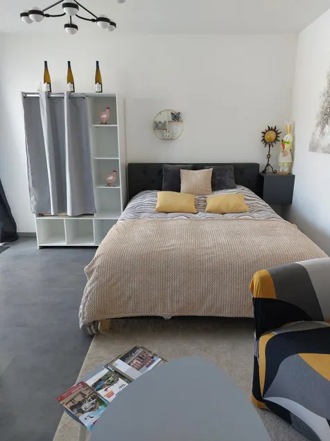 Bed and breakfast, with swimming pool and secure parking. - Image 1