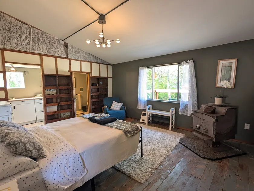 NEW! Lakeside Suite: Rustic Charm near MRNP! - Image 1