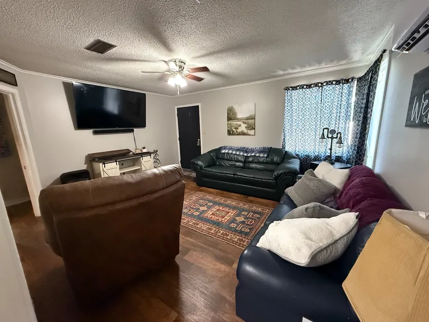 Riverside Lodge - Image 1