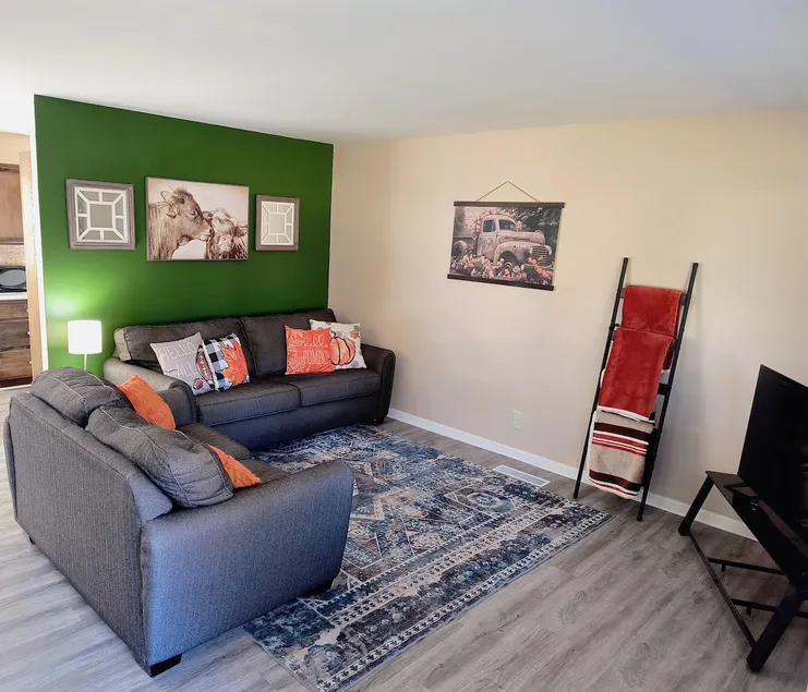 21st Street Retreat - Image 1