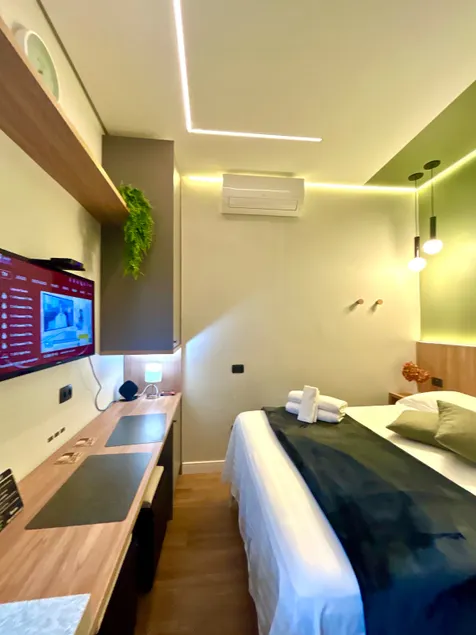 Private 18m studio in the back with AIR CONDITIONING and WI-FI - Image 1