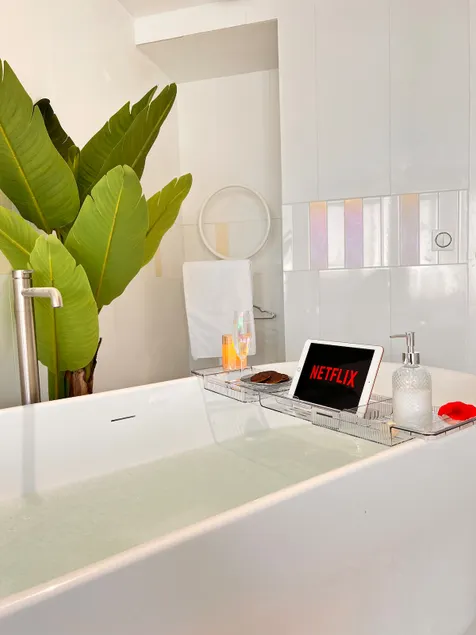 Air-conditioned suite - Round bed, Zénith bathtub. Stadium - Image 1