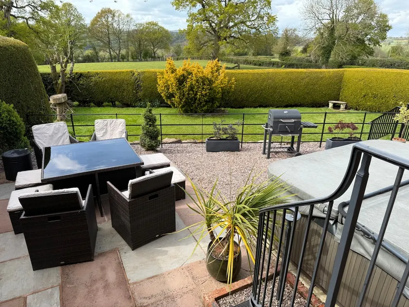 Garden cottage at The Glebe - Image 1