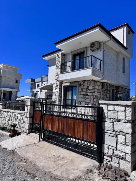 Villa Kataraktis - Image 1
