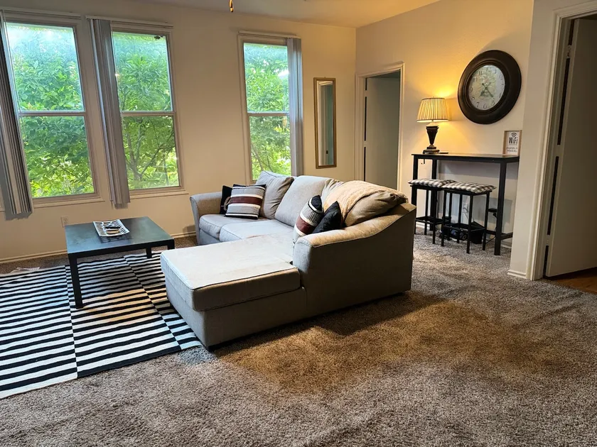 Bright & Stylish in Addison - Image 1