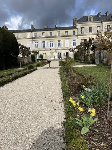 The racecourse garden, free parking, garden - Image 1