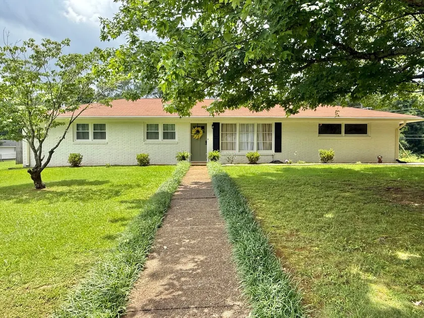 Highlands House-Renovated, Work Space & near lake - Image 1