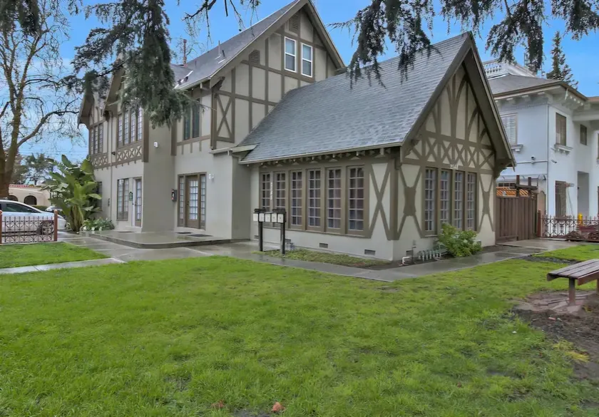 Historic Mansion on The Alameda~sleeps 7~woodwork! - Image 1