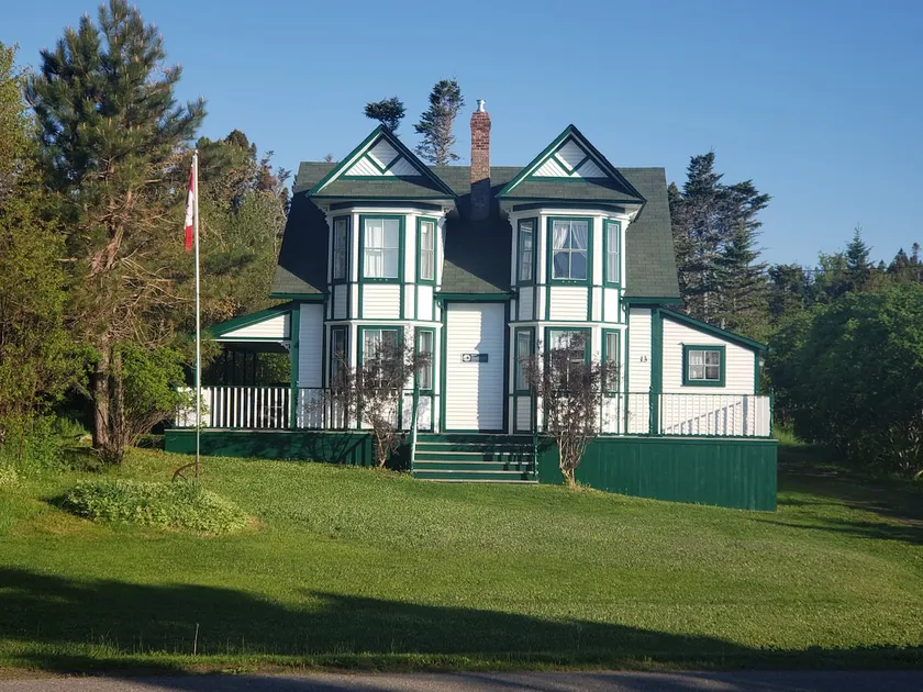 Pelley House Heritage Home (Waterfront Rental) - Image 1