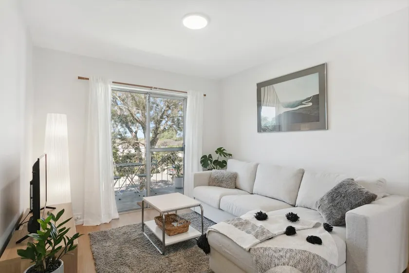 Designer 2BR Apartment Near Scarborough Beach - Image 1