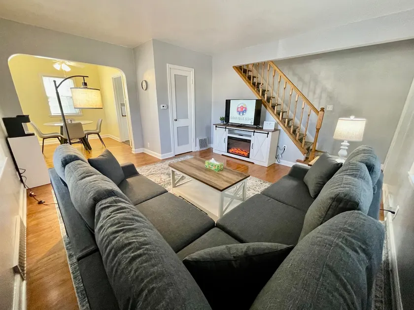 Main Street Retreat • King Suite • Near McKennan - Image 1