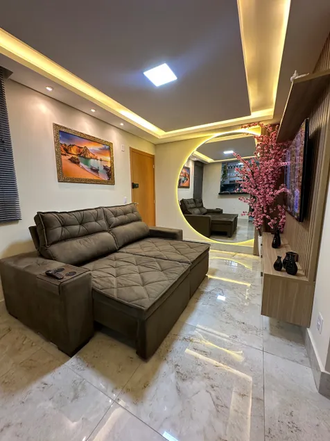 Gold Luxury Apartment - Image 1