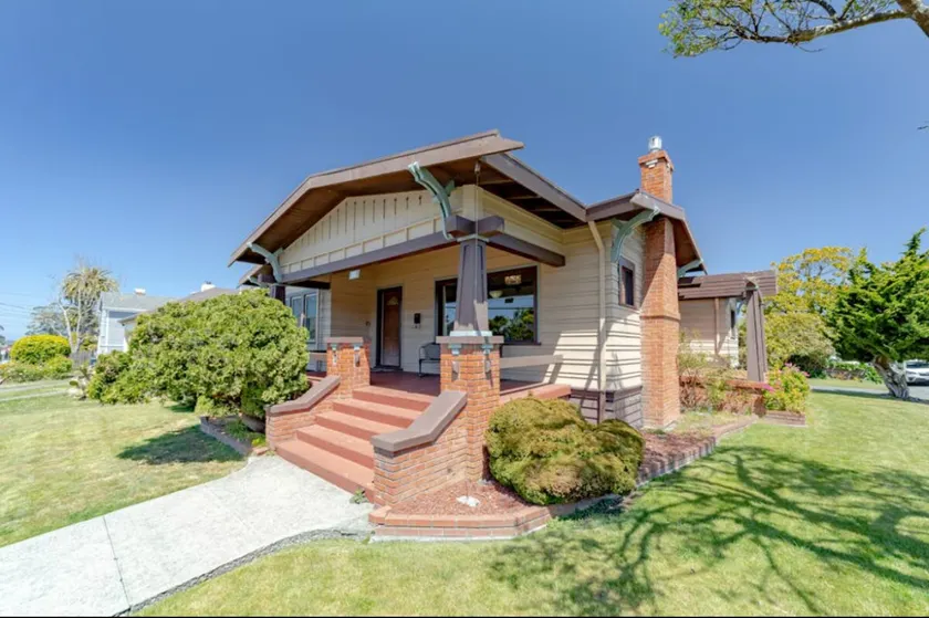 Classy Craftsman-Heart Of Town/Hot Tub-Fast WiFi - Image 1