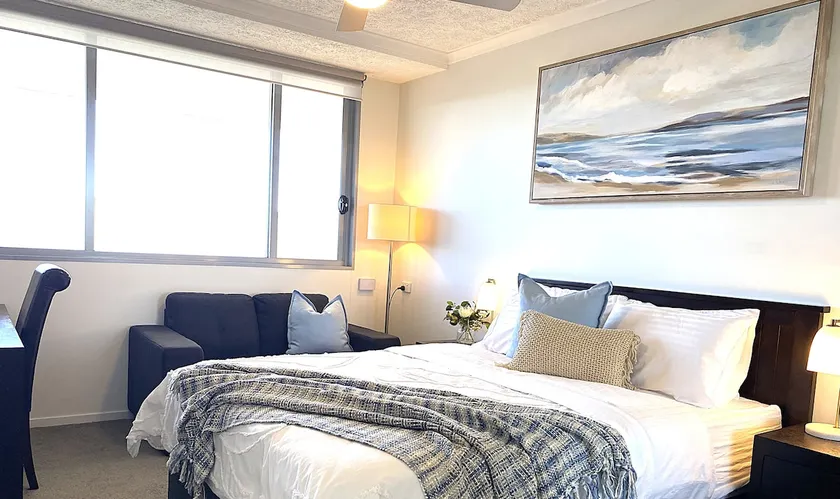 Central Studio Apartment - Image 1