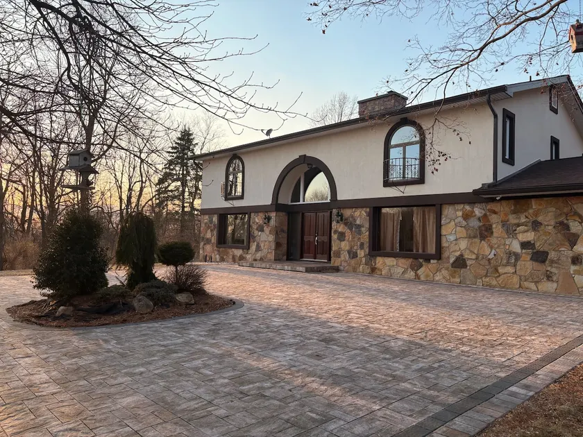 Charming Rustic Retreat - Image 1