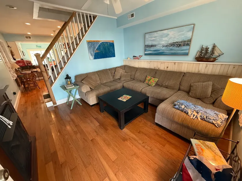 Charming Cozy Beachhouse 3 BR 1.5 bath central AC - Image 1